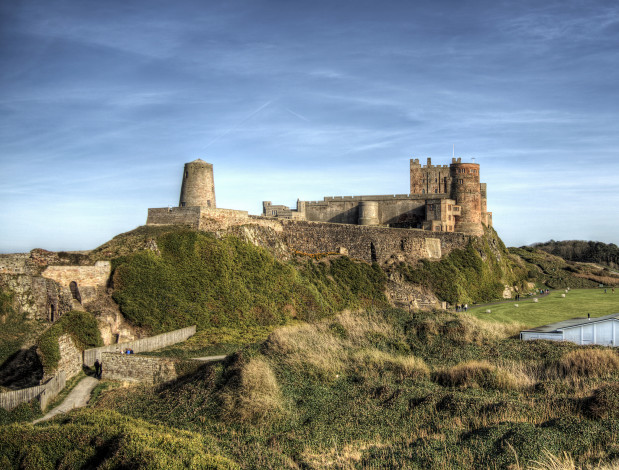 Обои картинки фото bamburgh castle,  northumberland, города, замки англии, замок