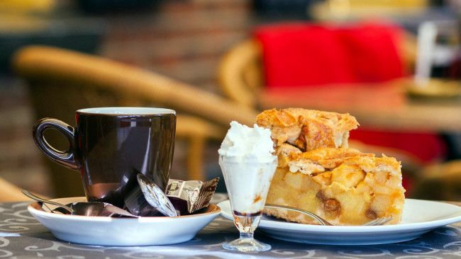 Обои картинки фото еда, пироги, взбитые, сливки, пай, яблочный