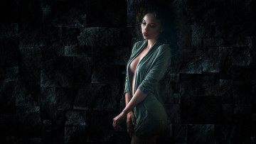 Картинка девушки -unsort+ брюнетки темноволосые темный фон инна хазова скромность халатик