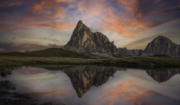 Картинка природа горы альпы гора отражeниe в озере