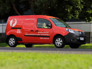 Картинка автомобили renault au post 2014г красный z e maxi kangoo