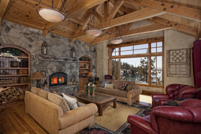 Обои картинки фото интерьер, гостиная, камин, диваны, дерево