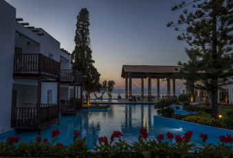 Картинка интерьер бассейны +открытые+площадки бассейн цветы дом вилла