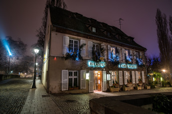 Картинка города -+здания +дома ночь дом улица фонари