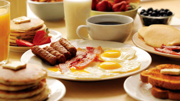 Картинка еда Яичные+блюда глазунья бекон яичница
