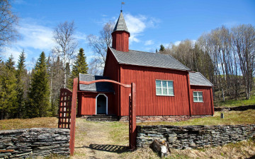 Картинка города -+католические+соборы +костелы +аббатства ворота забор