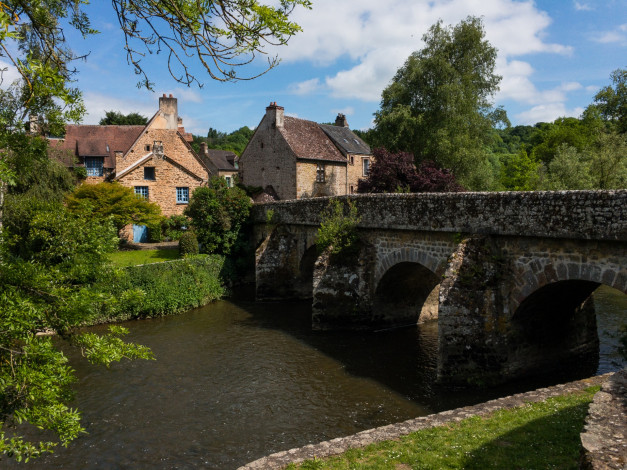 Обои картинки фото франция, города, - мосты, трава, река, дома, облака