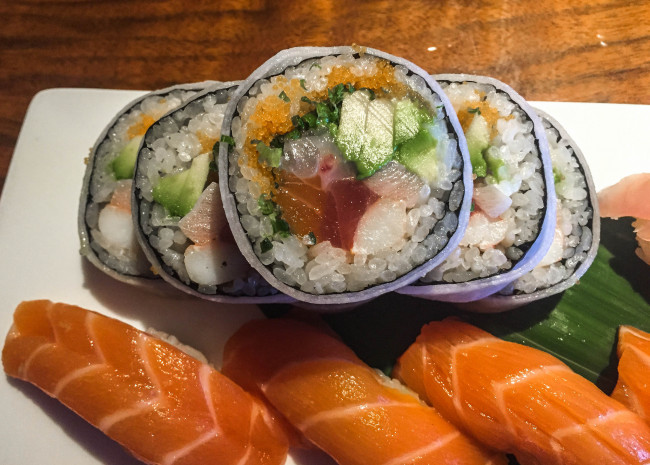 Обои картинки фото еда, рыба,  морепродукты,  суши,  роллы, деликатесы