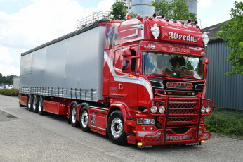 Картинка автомобили scania+ выставка улица тягач седельный грузовик