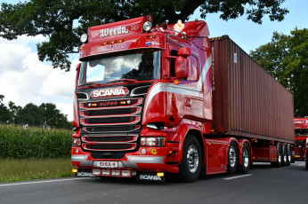 Картинка автомобили scania+ выставка улица тягач седельный грузовик