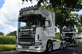 обоя автомобили, scania , выставка, улица, тягач, седельный, грузовик