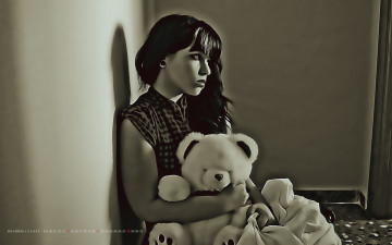 Картинка календари компьютерный+дизайн девушка игрушка медведь профиль мишка calendar сидеть женщина 2019