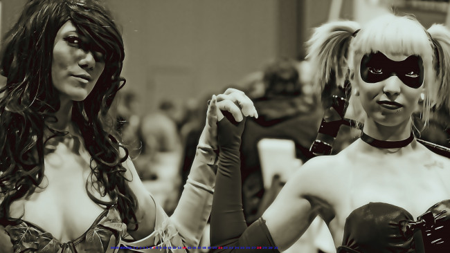 Обои картинки фото календари, компьютерный дизайн, копслей, поза, рукопожатие, женщина, 2019, девушка, взгляд, двое, маска, calendar