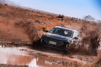 обоя автомобили, jetour, кроссовер, черный, x70, plus, грязь, лужа, преодоление, бездорожье