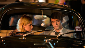 Картинка the+serpent+ сериал+2021 кино+фильмы -unknown+ другое биография криминал детектив драма триллер сериал the serpent tahar rahim кадры из фильма