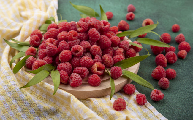 Обои картинки фото еда, малина, ягоды, спелая