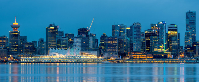 Обои картинки фото ванкувер, канада, города, вода, здания, вечер, огни