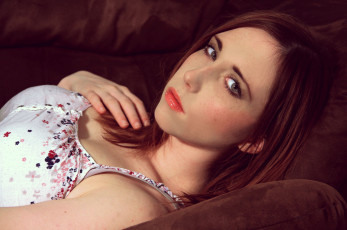 Картинка Stephanie+van+Rijn девушки    рыжая взгляд