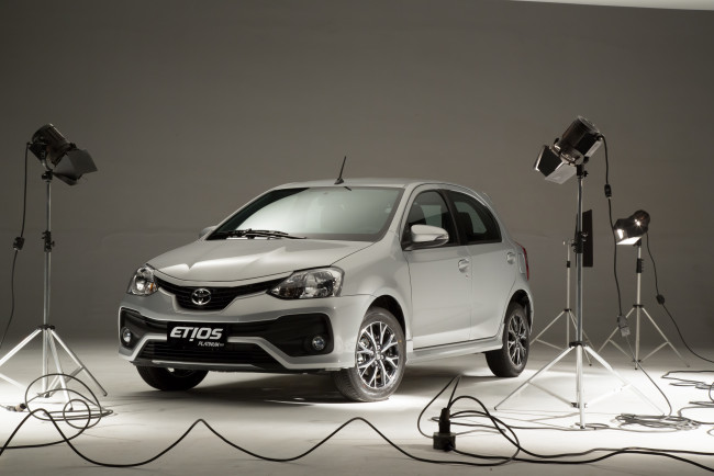 Обои картинки фото автомобили, toyota, etios, platinum, hatchback, latam, 2016г