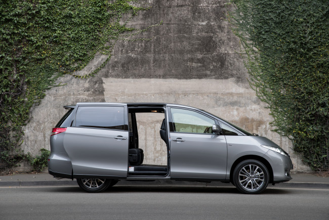 Обои картинки фото автомобили, toyota, tarago, 2016г