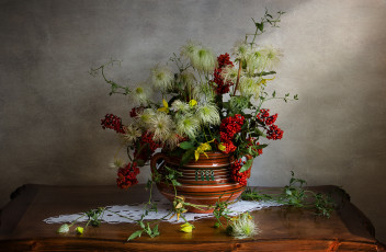 Картинка цветы букеты +композиции букет бузина стол