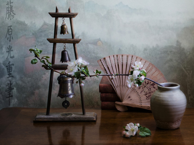 Обои картинки фото разное, - другое, веер, колокольчики, ваза, ветка