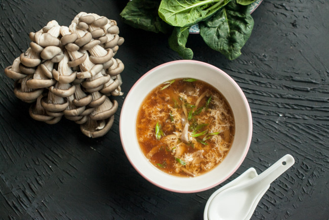 Обои картинки фото еда, первые блюда, вешенки, грибы, суп, первое, блюдо