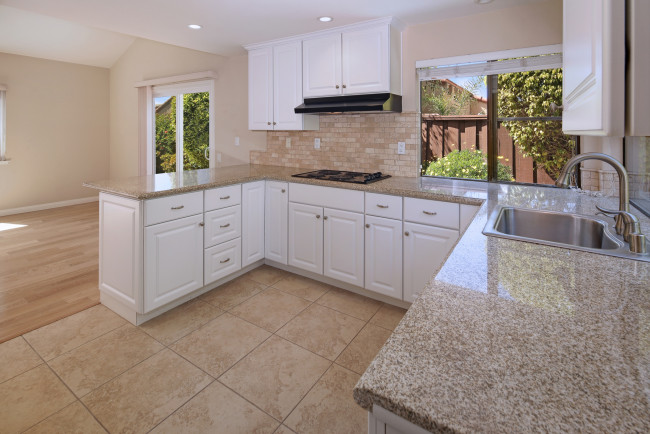 Обои картинки фото интерьер, кухня, стол, стиль, стулья