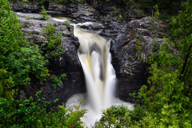 Обои картинки фото природа, водопады, лес, река, водопад