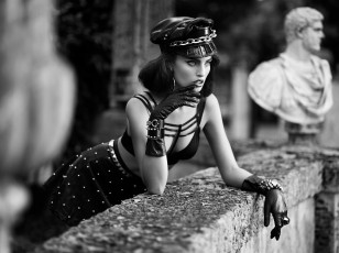 Картинка девушки -+черно-белые монохром alize barange