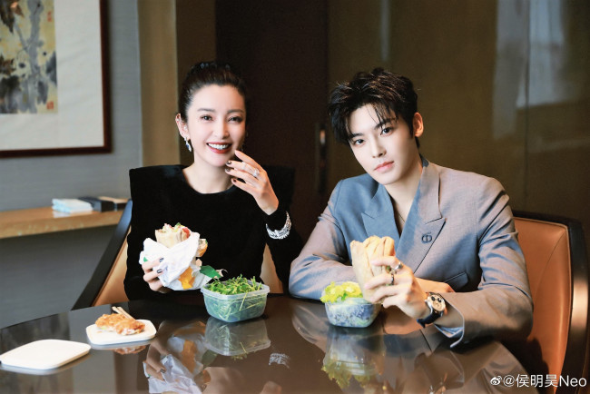 Обои картинки фото разное, знаменитости, neo, hou, актеры, еда