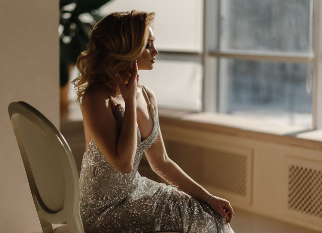 Обои картинки фото сексуальная девушка, девушки, - брюнетки,  шатенки, девушка, женщина, шатенка, темноволосая, сексуальная, модель, звезда, позирует, разная, обувь, верхняя, стильная, одежда, нижнее, эротическое, бельё, трусы, лифчик, колготки, чулки, аксессуары, макияж, и, множество, элементов, на, фотографии