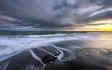 Картинка природа моря океаны тучи пена волна свет горизонт океан