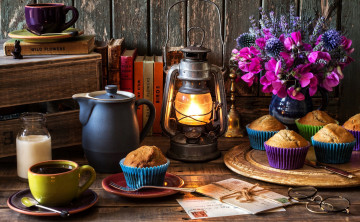 Картинка еда натюрморт кофе кексы фонарь букет молоко