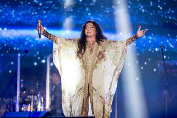 Картинка лолита музыка -+другое сцена микрофон женщина певица