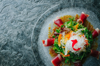 Картинка еда салаты +закуски зелень салат бекон лапша