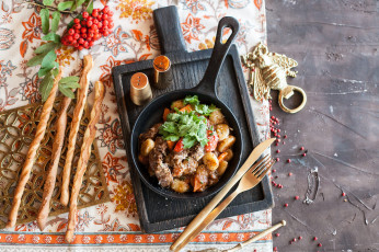 Картинка еда вторые+блюда столовые приборы палочки второе блюдо зелень мясо картофель