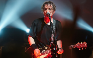 Картинка агата+кристи музыка -+другое мужчина певец гитара микрофон