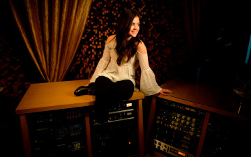 Картинка музыка -+другое анфас девушка