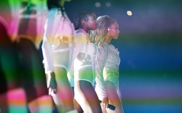 Картинка музыка beyonce+knowles девушка певица микрофон