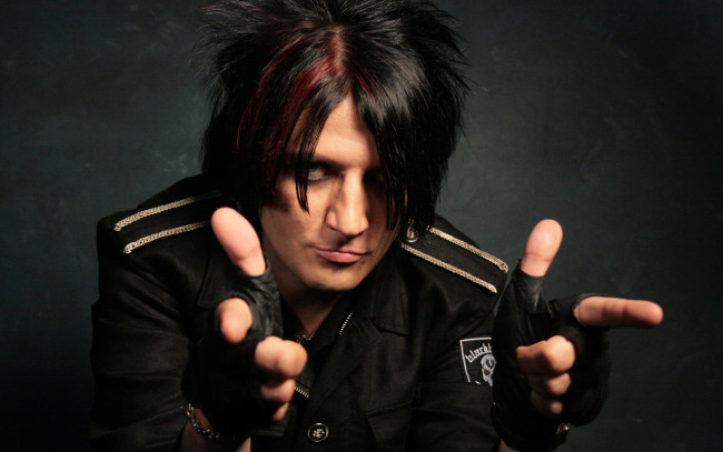 Обои картинки фото дмитрий снэйк, музыка, - другое, мужчина, перчатки