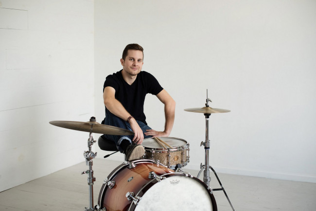 Обои картинки фото музыка, - другое, барабаны, мужчина