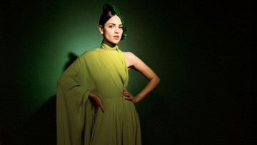 обоя девушки, eiza gonzalez, брюнетка, берет, платье