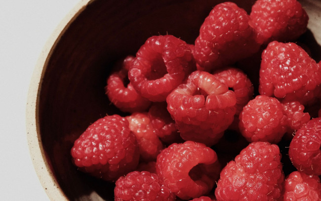 Обои картинки фото еда, малина, спелая, ягоды