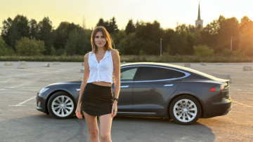 Картинка автомобили -авто+с+девушками красивая девушка