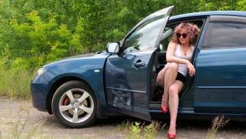 Картинка автомобили -авто+с+девушками mazda 3