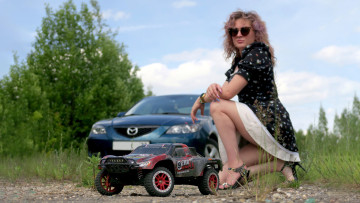 Картинка автомобили -авто+с+девушками mazda 3