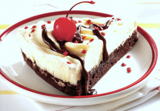 Картинка еда пирожные кексы печенье кусок вишня крем тарелка