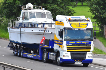 Картинка автомобили daf+ выставка улица седельный грузовик тяжелый тягач