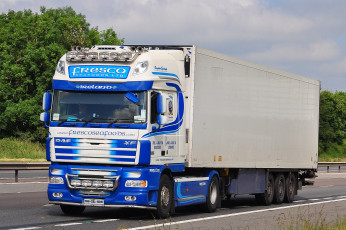 Картинка автомобили daf+ выставка улица тягач грузовик седельный тяжелый